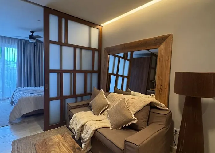One-bedroom Near And 5th *